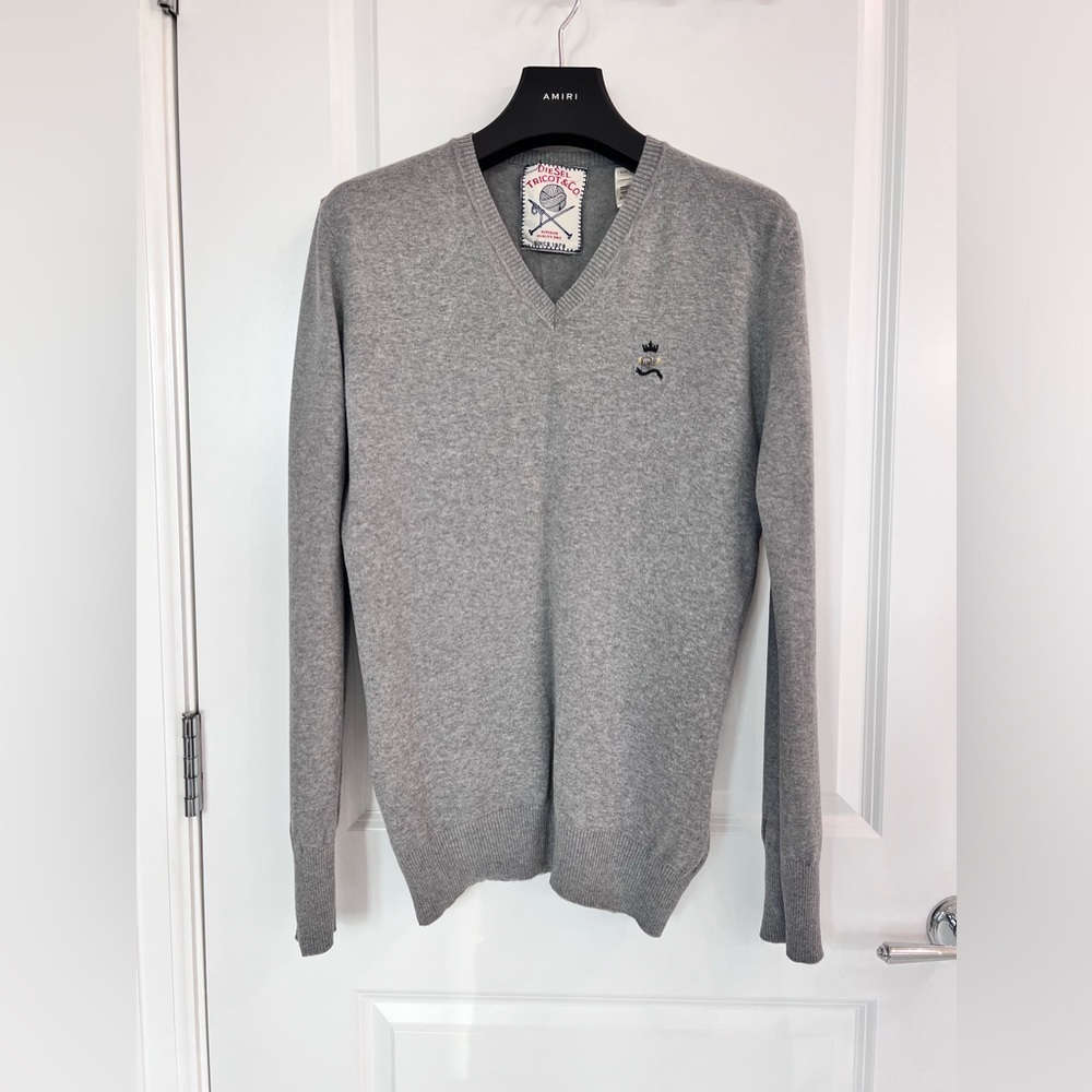 Diesel soft gray vneck men’s sweater, size M